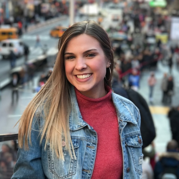 Meet your Posher, Amy - Picture 1 of 1